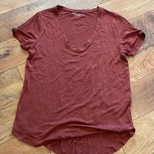 Burnt color soft a&f drapey Abercrombie tee.